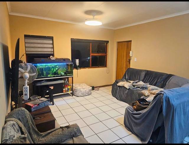 2 BEDROOM APARTMENT FOR SALE IN GLEN MARAIS